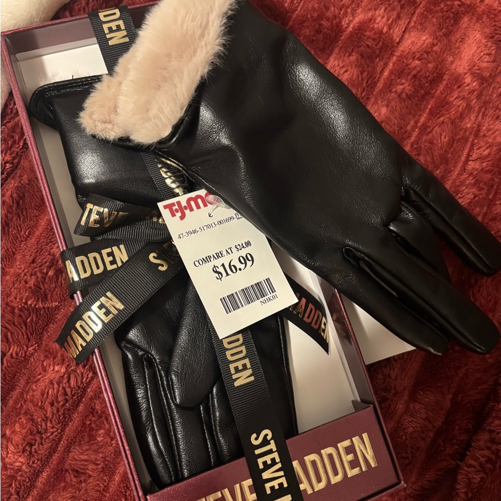 Steve Madden Black Gloves with Cream Fur Trim